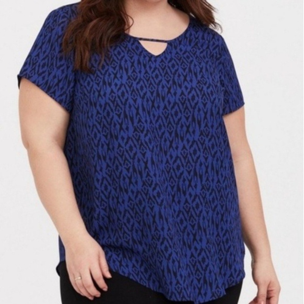 Torrid Keyhole Blue Ikat Pattern printed Short Sleeve Office Blouse Top Size 1X